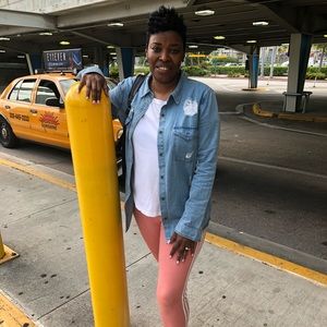 Meet your Posher, Denise